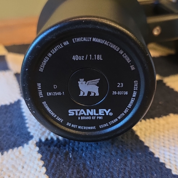 Stanley Matte Black Travel Mug with Handle - Picture 9 of 10